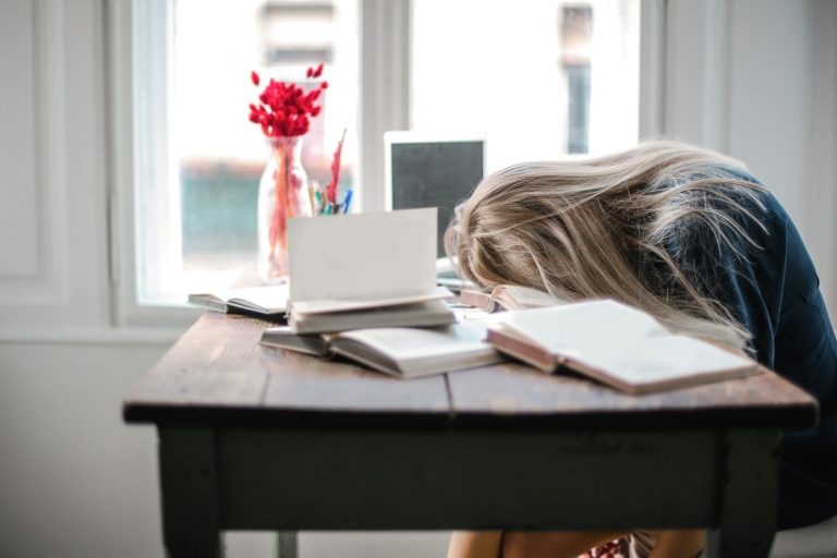 How to Beat Jet Lag: Evidence-Based Strategies That Actually Work