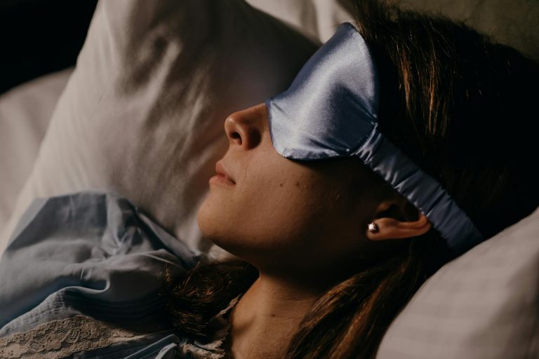 Essential travel sleep accessories for long-haul flights
